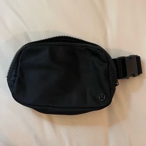 LuluLemon Everywhere Belt Bag